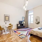 Apartman Your Charming At Parliament Budapest