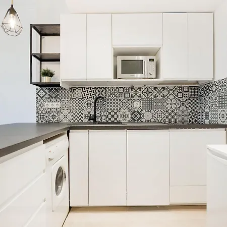 Your Charming At Parliament * Boedapest