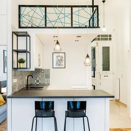 Your Charming At Parliament Appartement